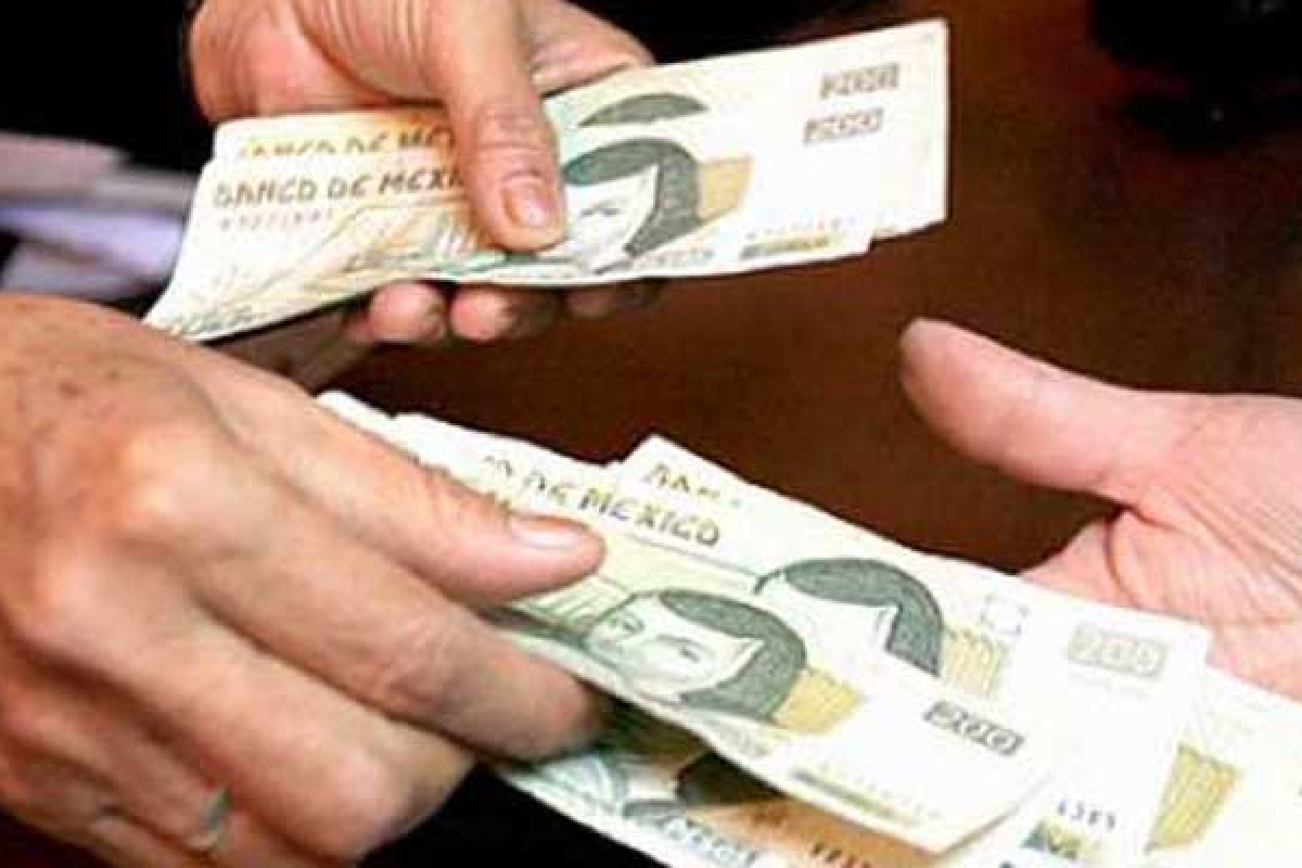 México calcula aumentar el IVA para reducir los efectos de la reforma fiscal de EU Esta medida tienen como objetivo, alcanzar acuerdos para modificar al sistema fiscal de México, para que no se pierda la competitividad ante los cambios implementados en Estados Unidos.