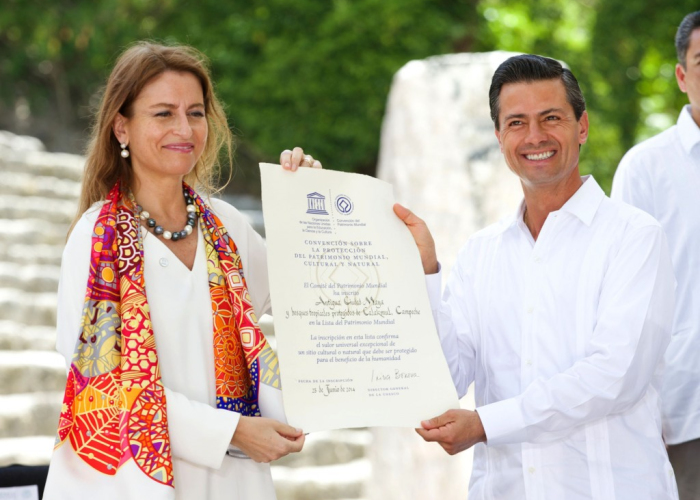 El presidente de la República recibió el certificado de la UNESCO como Patrimonio Mundial Mixto a "La antigua ciudad maya y los bosques tropicales protegidos de Calukmul" en Campeche.