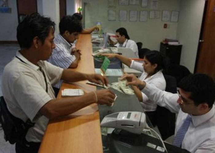 En México sólo el 2.5% de la población que cuenta con ahorros formales invierte su dinero.