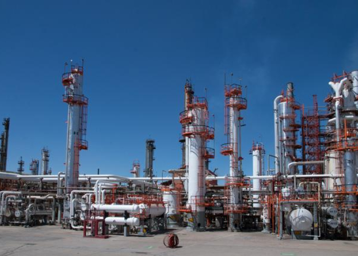 La subutilización de las refinerías cobró una pérdida de 1.318 billones de pesos a PEMEX.