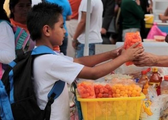 Las dietas con alto contenido de azúcares, grasas y sal van en aumento; la accecibilidad de costos es una de las causas.