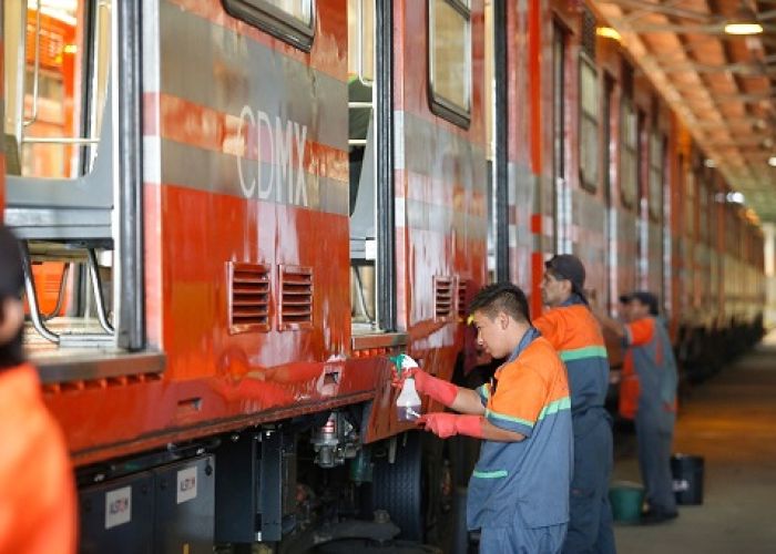 Los trabajadores sindicalizados del metro son premiados hasta por realizar adecuadamente su trabajo y aún así este transporte sufre deficiencias bastante considerables. (Foto: La Jornada)