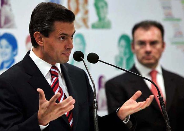 Enrique Peña, presidente de México y Luis Videgaray, exsecretario de Hacienda, decidieron elevar la deuda que hoy consume al presupuesto en intereses.