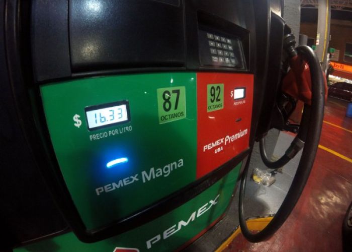 Cada inicio de año los consumidores mexicanos resienten los estragos del alza en el precio de los combustibles. Imagen de 2017