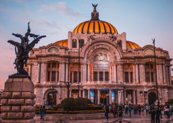 Seis de cada diez personas ocupadas en la Ciudad de México ganan hasta dos salarios mínimos.