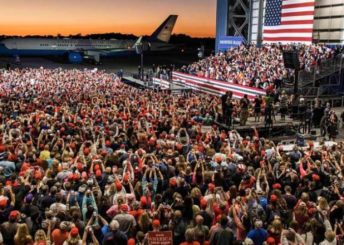El presidente Donald Trump en un acto de campaña en Florida el sábado 3 de noviembre (Twitter: @realDonaldTrump)