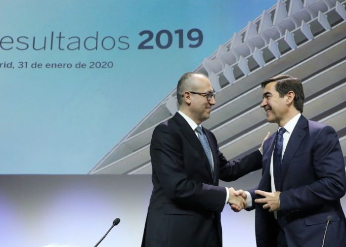 Onur Genç, consejero delegado, y Carlos Torres Vila, Presidente Ejecutivo del BBVA, en la presentación de resultados 2019 en Madrid (Foto: @BBVA)