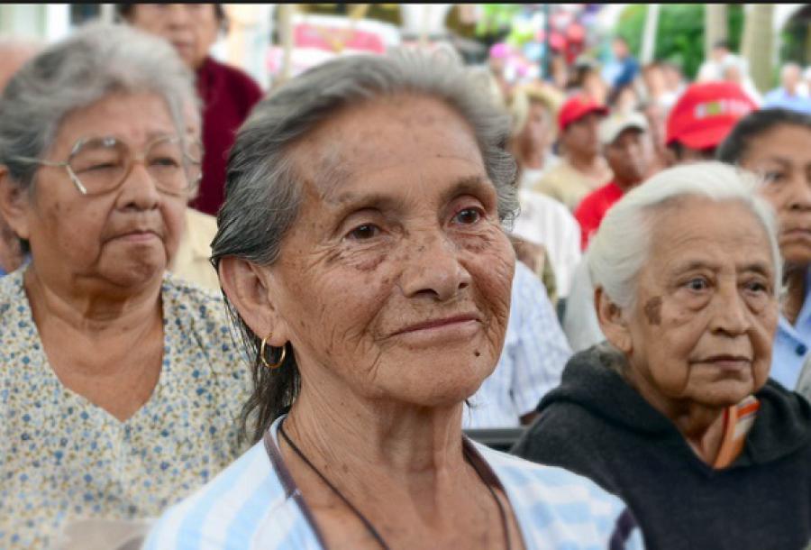 El aumento a la pensión para adultos mayores es de 77 pesos Arena Pública El aumento a la pensión para adultos mayores es de 77 pesos Arena Pública