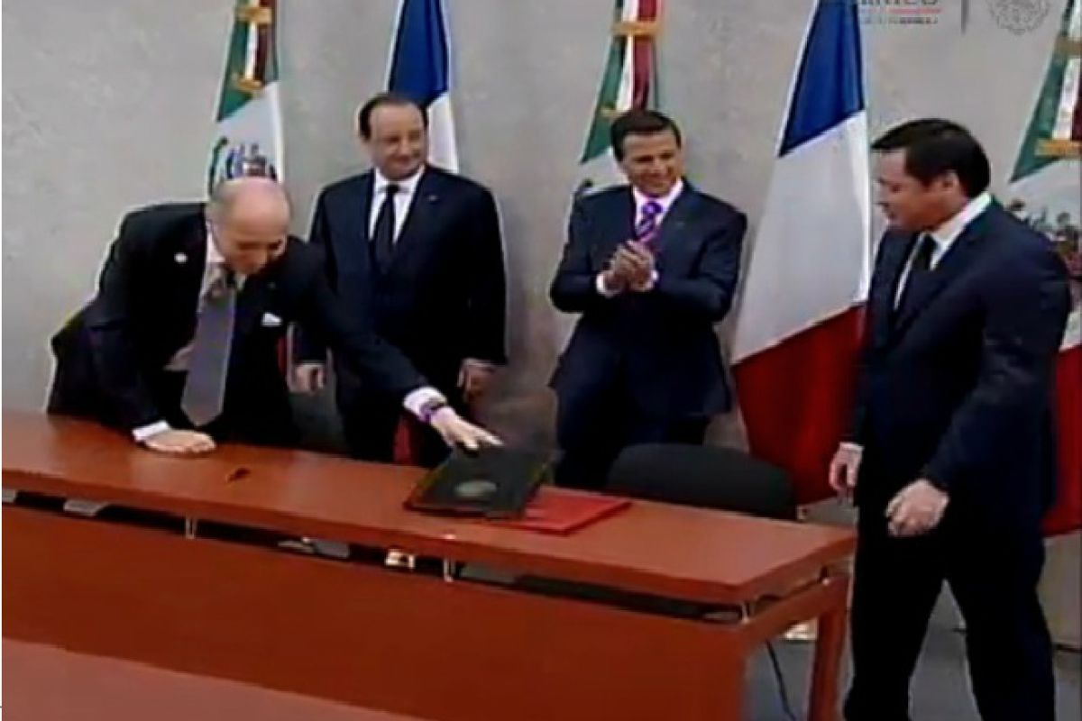 Se firmó un memorandum de entendimiento entre Pemex y la firma de energía francesa GDF Suez. Se firmó un memorandum de entendimiento entre Pemex y la firma de energía francesa GDF Suez.