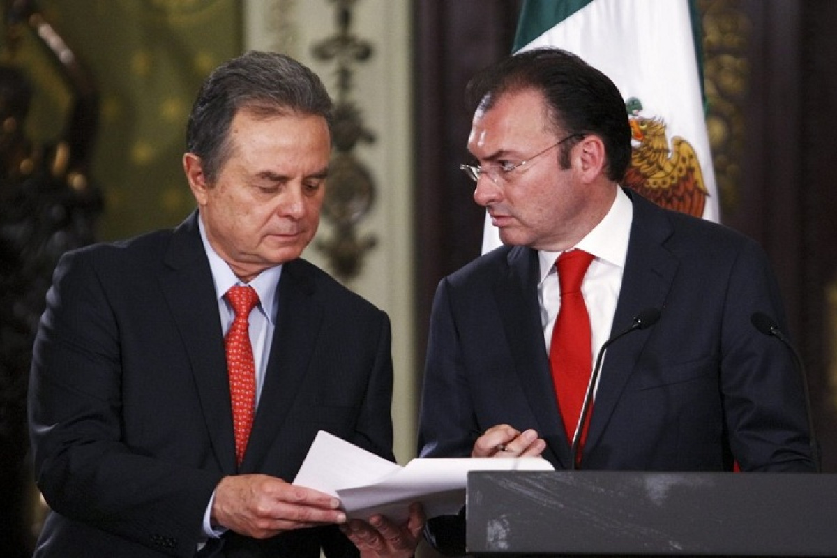 Con la excepción de la salida del STPRM, la configuración del Consejo de Administración no es notoriamente distinta. Con la excepción de la salida del STPRM, la configuración del Consejo de Administración no es notoriamente distinta.