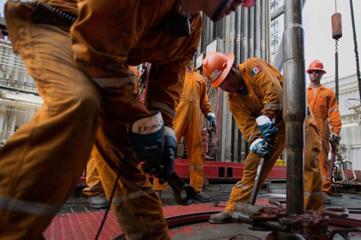 Senadores temen que el proteccionismo a las grandes petroleras genere abusos sobre las comunidades. Senadores temen que el proteccionismo a las grandes petroleras genere abusos sobre las comunidades.