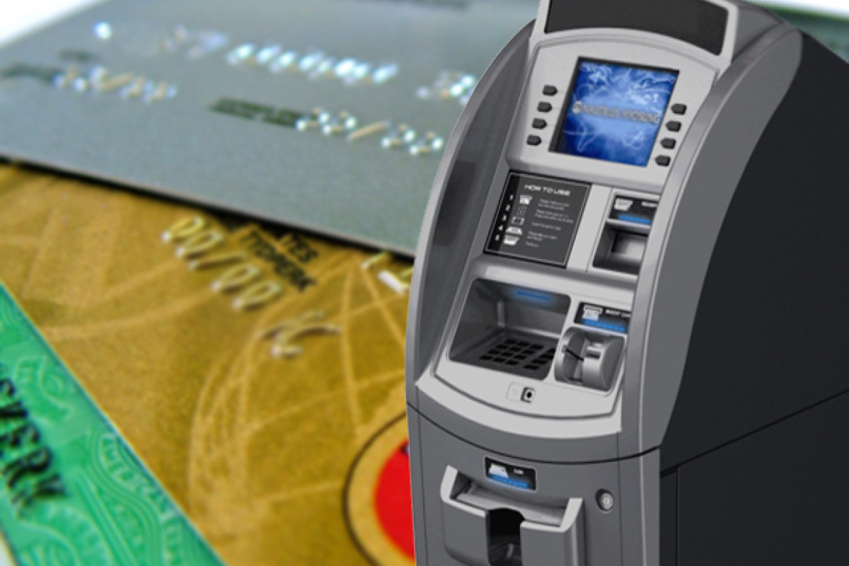 En la actualidad se cobra entre 20 y 35 pesos por retirar dinero en cajeros de bancos distintos al del usuario. En la actualidad se cobra entre 20 y 35 pesos por retirar dinero en cajeros de bancos distintos al del usuario.
