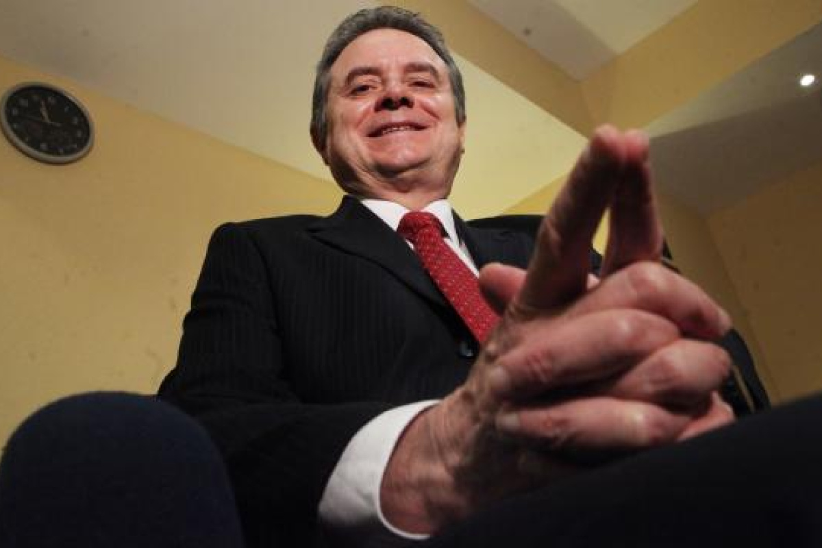 Pemex y su deseo de explorar y extraer hidrocarburos estarán en manos del secretario de Energía, Pedro Joaquín Coldwell. Pemex y su deseo de explorar y extraer hidrocarburos estarán en manos del secretario de Energía, Pedro Joaquín Coldwell.