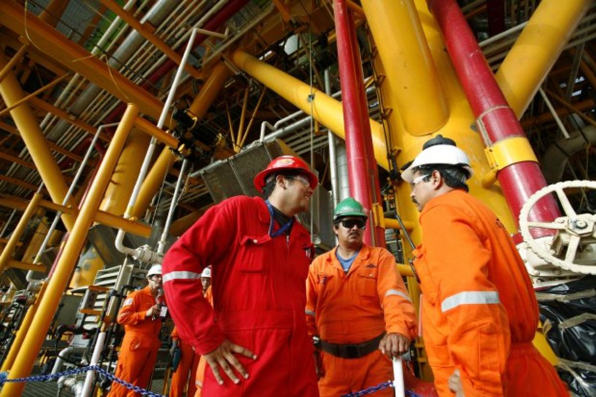 Los pasivos laborales de Pemex que ascendieron a 1.1 billones de pesos en 2013 podrían cargarse al Erario. Los pasivos laborales de Pemex que ascendieron a 1.1 billones de pesos en 2013 podrían cargarse al Erario.