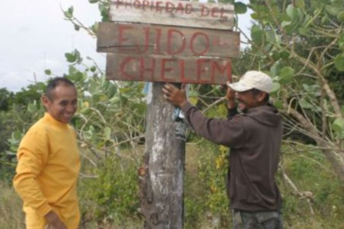 Los ejidatarios recibirán un pago equivalente a entre 0.5% y 2% si sus tierras contienen petróleo. Los ejidatarios recibirán un pago equivalente a entre 0.5% y 2% si sus tierras contienen petróleo.