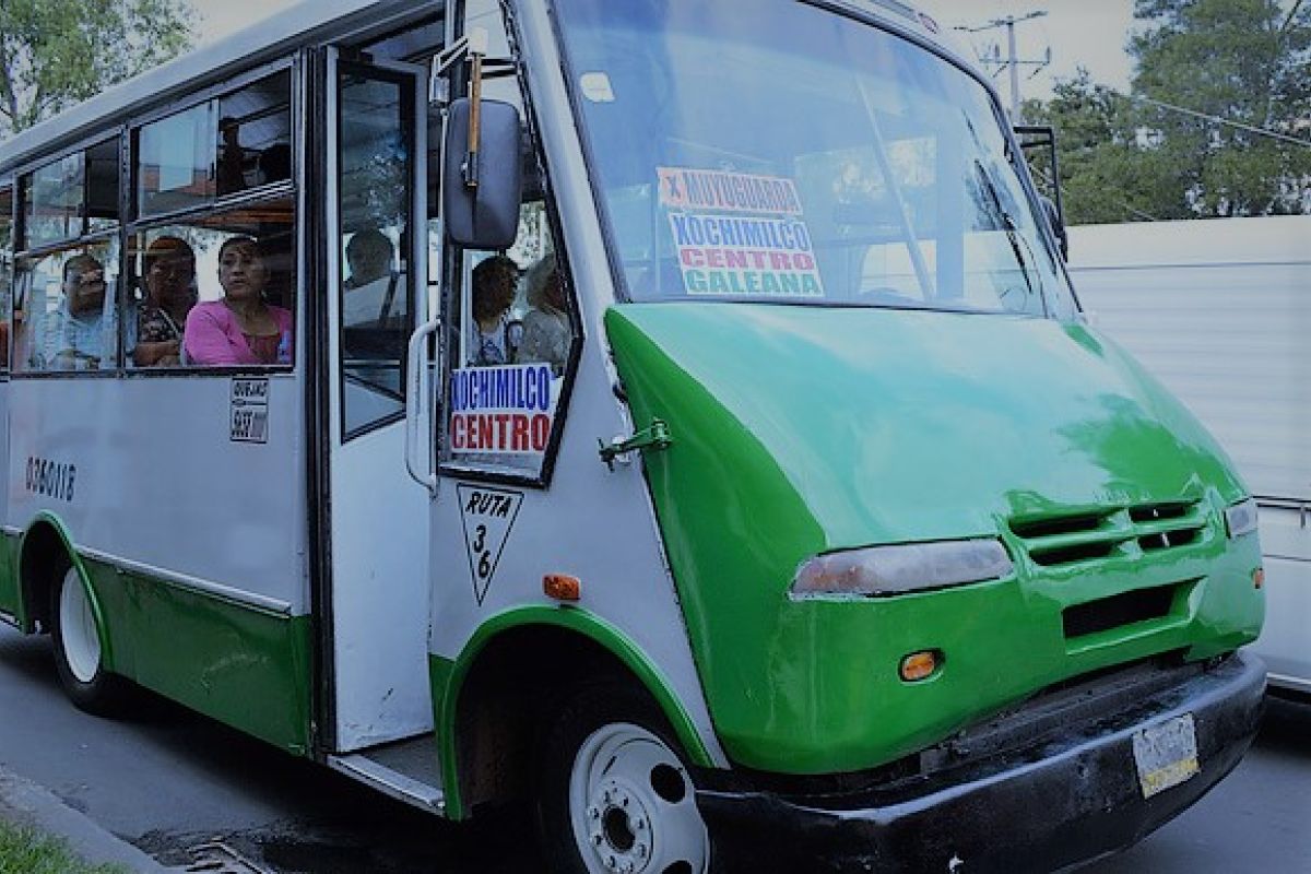 Los microbuses y las combis son los transportes más usados, 3 de 4 viajes se realizan en colectivo. Los microbuses y las combis son los transportes más usados, 3 de 4 viajes se realizan en colectivo.