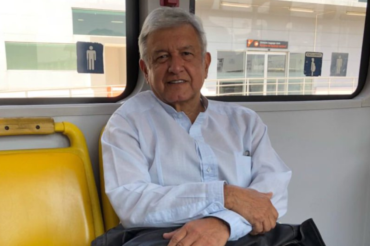 AMLO criticó a monero llamándole retrógrada y deseando se vuelva liberal. Foto: Twitter / @lopezobrador_ AMLO criticó a monero llamándole retrógrada y deseando se vuelva liberal. Foto: Twitter / @lopezobrador_