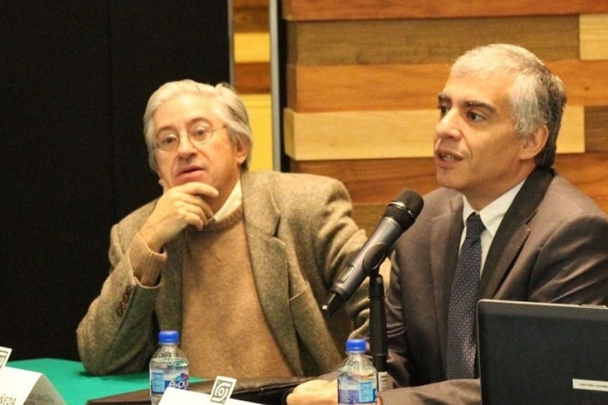 El también investigador nivel III, ha fungido como Secretario Académico de la UNAM y Secretario General del CIDE. El también investigador nivel III, ha fungido como Secretario Académico de la UNAM y Secretario General del CIDE.