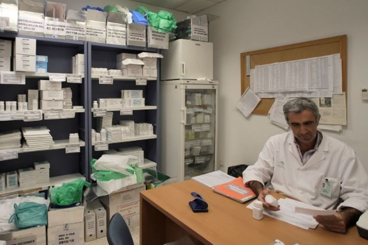 Los gastos de bolsillo en las familias mexicanas (atención preventiva, hospitalaria o medicinas) es de 4% de sus ingresos. Los gastos de bolsillo en las familias mexicanas (atención preventiva, hospitalaria o medicinas) es de 4% de sus ingresos.