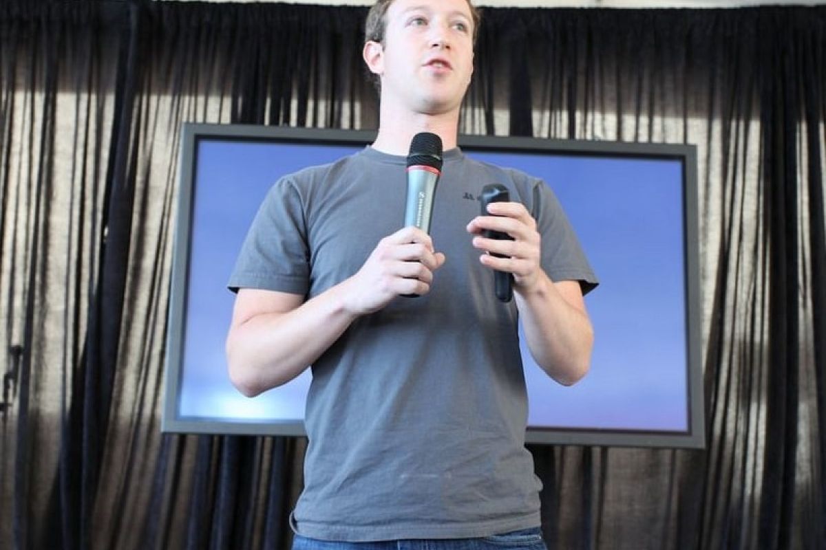 Mark Zuckerberg, creador de Facebook Marck Zuckerberg, creador de Facebook, comparecerá ante el senado norteamericano por las filtraciones de datos de sus usuarios. Foto: Flickr.
