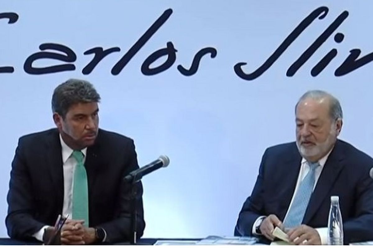 En conferencia de prensa el empresario Carlos Slim propuso un proyecto para aprovechar los terrenos que dejará el actual aeropuerto. En conferencia de prensa el empresario Carlos Slim propuso un proyecto para aprovechar los terrenos que dejará el actual aeropuerto.
