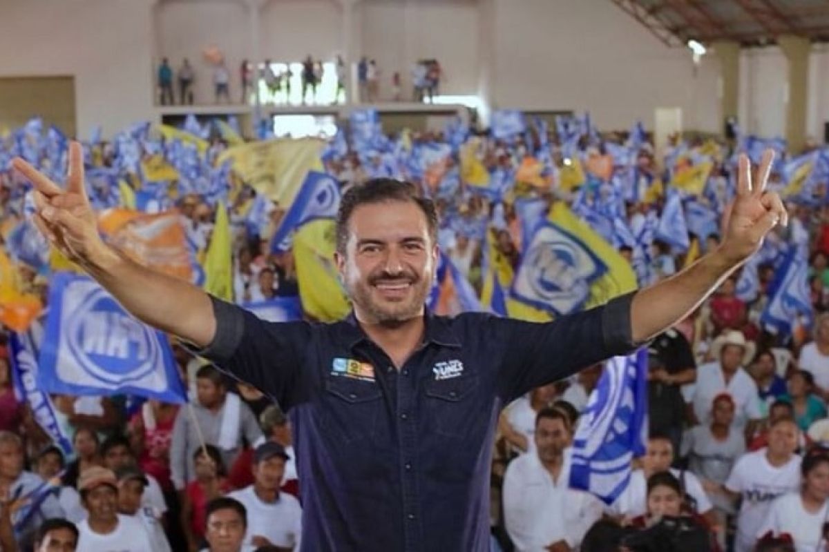 En un contexto de pobres resultados económicos, Yunes Linares y familia planean ´heredar´ el estado al hijo mayor, Yunes Márquez. En un contexto de pobres resultados económicos, Yunes Linares y familia planean ´heredar´ el estado al hijo mayor, Yunes Márquez.