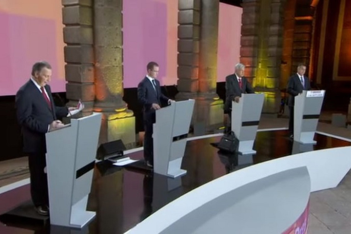 Para aligerar el costo del debate presidencial, las universidades podrían concursar por organizarlo como en Estados Unidos. Para aligerar el costo del debate presidencial, las universidades podrían concursar por organizarlo como en Estados Unidos.