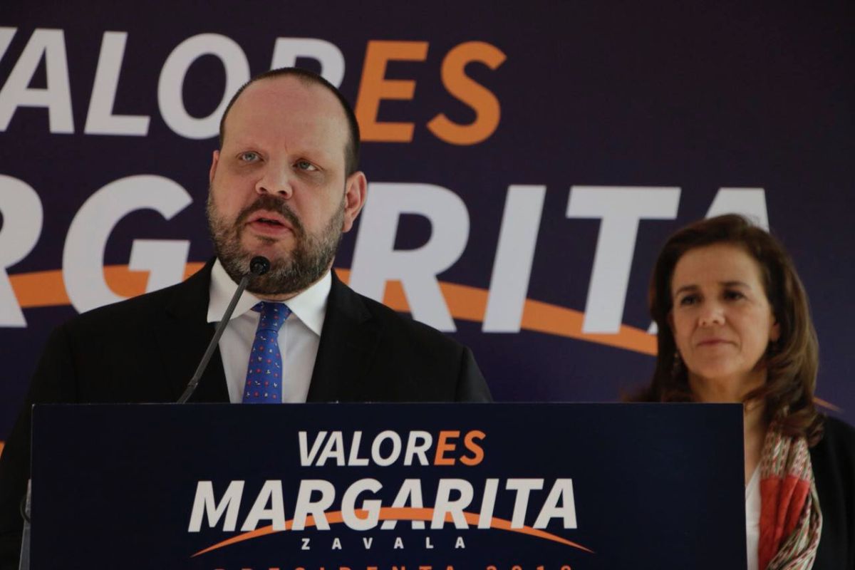 Margarita Zavala invitó a su equipo de campaña a Alejandro Hope como asesor en materia de seguridad. Foto: Twitter Margarita Zavala Margarita Zavala invitó a su equipo de campaña a Alejandro Hope como asesor en materia de seguridad. Foto: Twitter Margarita Zavala