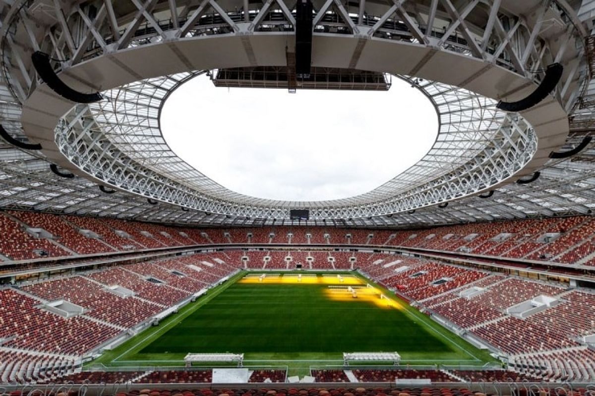 Más allá de la construcción de estadios, el gasto fuerte de Rusia ha sido en infraestructura de transportes. Más allá de la construcción de estadios, el gasto fuerte de Rusia ha sido en infraestructura de transportes.
