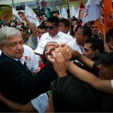 AMLO expresó su apoyo por el magisterio nacional tanto en mitines como en documentos de su partido (Foto: Eneas de Troya)