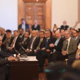 Obrador en reunión con funcionarios públicos en San Luis Potosí.