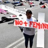 Para prevenir feminicidios, el gobierno de la CDMX entregará botones de pánico a víctimas de violencia familiar. 