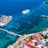 Tal y como estaba programado por Royal Caribbean, el navío Adventure of the Seas, atracó en el puerto de Cozumel el 17 de junio pasado después de una larga ausencia (Foto: Sedetur, Quintana Roo)