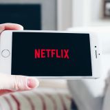 Cae Netflix 35% en bolsa y arrastra a otros servicios de streaming (Foto:Flickr)