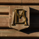 Detalle en la fachada del Banco de México