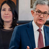 Victoria Rodríguez y Jerome Powell.