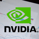 Los chips fabricados por Nvidia desempeñan un papel fundamental en el entrenamiento y la ejecución de diversos modelos de lenguaje. (Imagen: Canva)