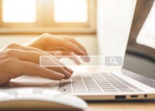 Desde hace más de dos semanas, Google comenzó una batalla legal histórica contra el Departamento de Justicia de EU. (Imagen: iStock)
