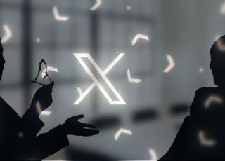 Empresas como IBM, Warner Bros Discovery e incluso Apple han optado por retirar su publicidad en la plataforma por acusaciones de contenido antisemita. (Imagen: Canva)