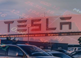 A principios de este mes, Tesla reportó su primera disminución anual en las entregas de vehículos desde 2020. 