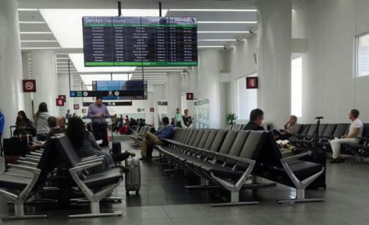 1 de cada 26 mil clientes de VivaAerobus no suben al avión por cuestiones de sobreventa de asientos. 
