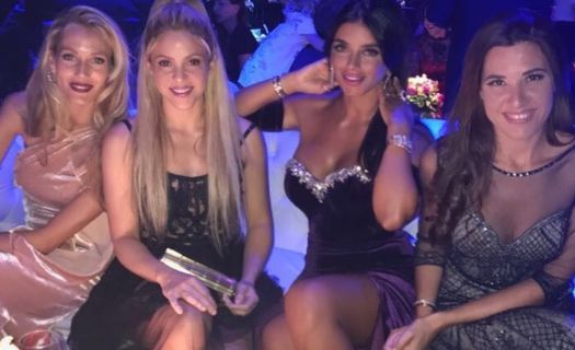 Las redes sociales no perdonaron a Shakira por usar el mismo vestido.