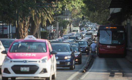 La multa por infringir Hoy No Circula va de los 1,433.60 pesos a los 2,150.40 pesos, más el cargo de arrastre del carro hacia al corralón.