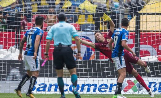  Sanvezzo selló el primer triunfo del torneo para Querétaro.