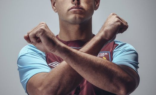 Javier Hernández firmó contrato por 3 años con el West Ham