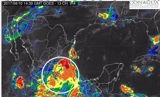 Franklin toco tierra como huracán y degrado en tormenta tropical