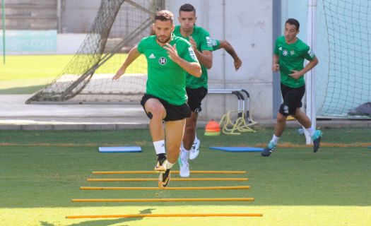 El Betis de Andrés Guardado visita al Barcelona