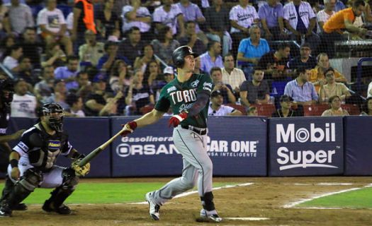 Toros está a una victoria de llevarse la serie ante Sultanes