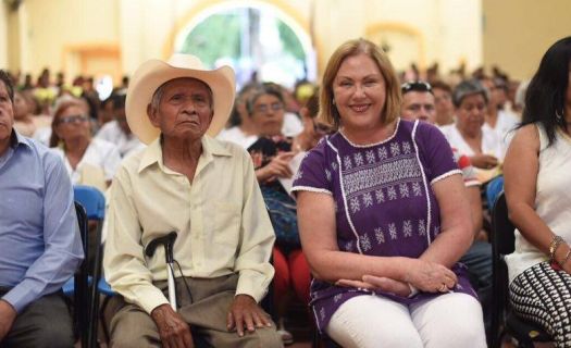 Elena Cepeda, esposa de Graco Ramírez, es quien dirige el DIF de Morelos. 