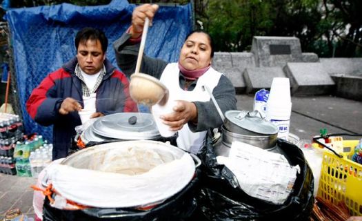 Mientras en México no se logre un aumento al salario por lo menos acorde con la tasa de inflación, los trabajadores más vulnerables serán quienes continúen empobreciendo sus salarios.